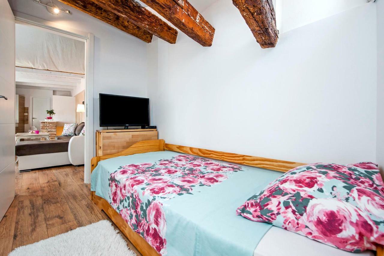Apartment Casa Alek Ровинь Экстерьер фото